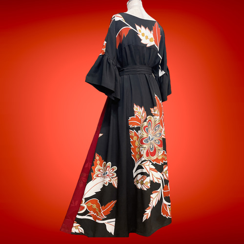 黒赤の存在感 黒留袖 アクセントカラーワンピース 着物リメイク 正絹