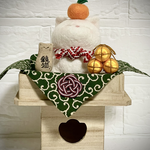 福を招く 鏡ねこ餅 お正月 鏡餅 招き猫 羊毛フェルト 三毛猫はぁ〜ぶ