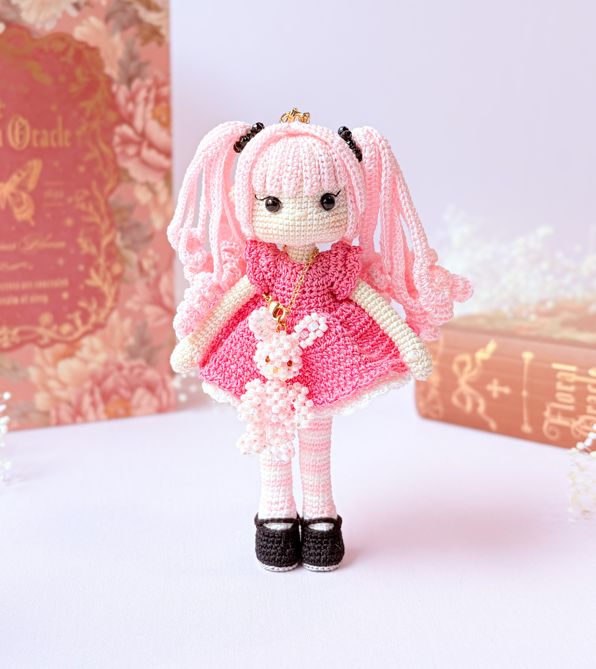 y*i様 サマーガールうさぴょんのキーホルダー〇あみぐるみ No.1322 ハンドメイド あみぐるみ 垂れ耳 うさぎ キーホルダー