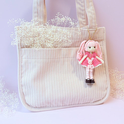 Little girl}あみぐるみ バッグチャーム/ピンクのツインテール女の子