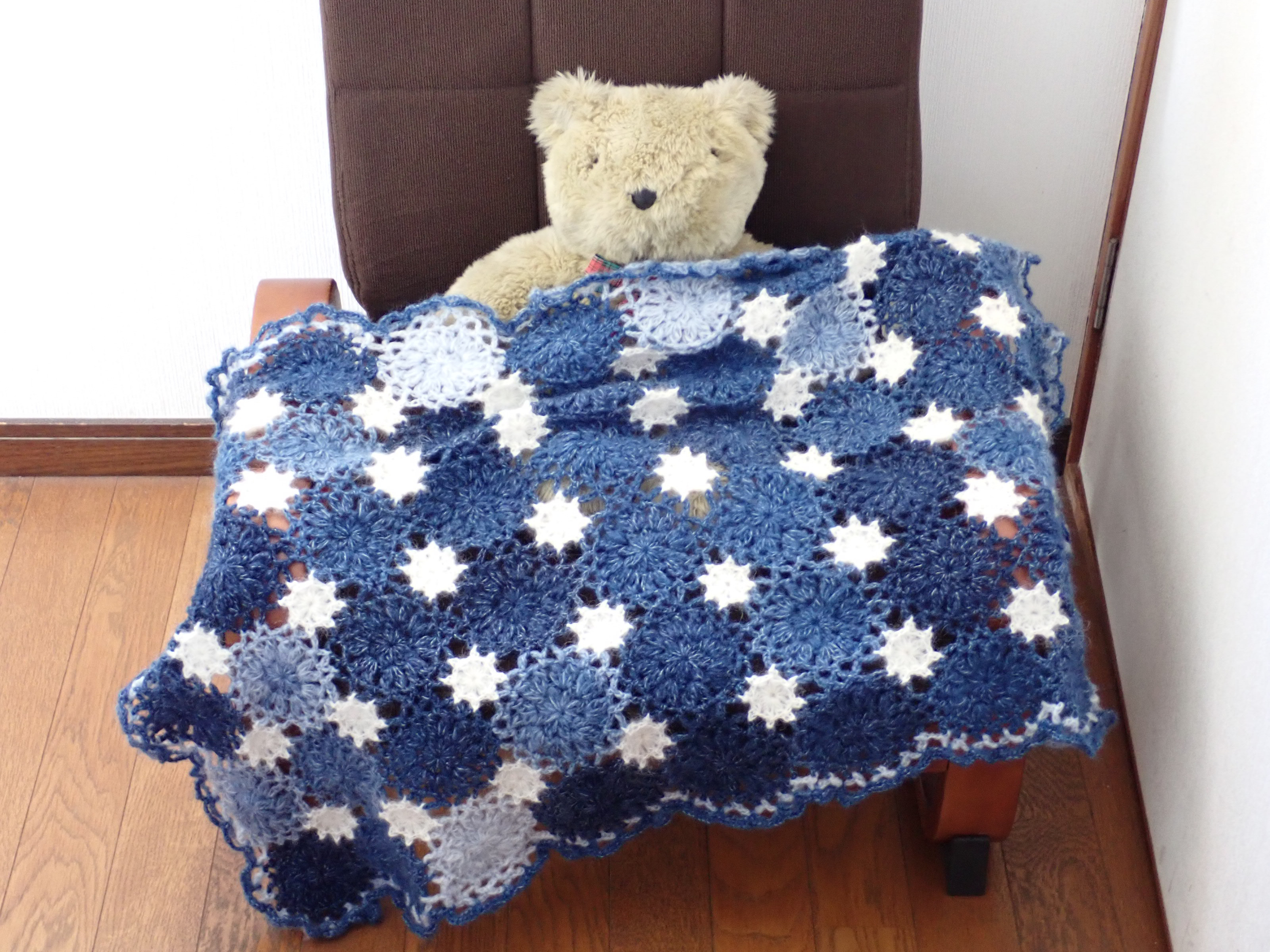 お値下げ中　わたしの中の特選　鮫小紋　ブルーのグラデーション　八掛が可愛い わたしの中の特選鮫小紋ブルーのグラデーション八掛が可愛い