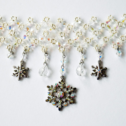 クリスマス】雪の結晶 スノーフレーク ビーズチョーカー サンタ