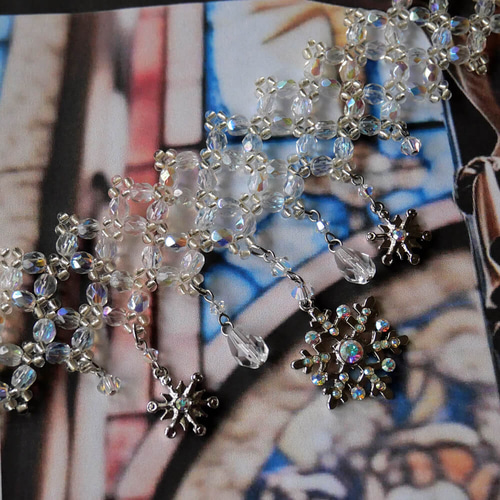 クリスマス】雪の結晶 スノーフレーク ビーズチョーカー サンタ