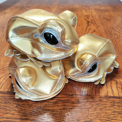 蛙堂10周年記念 金色カエルポーチ ポーチ Shin' 通販 18652654｜Creema