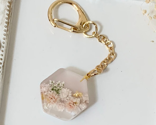 ＃194　ピンクパープル✴ミニバラ✴ちょうちょ✴レジンヘアゴムキーホルダー 194 ピンクパープル✴ミニバラ✴ちょうちょ✴レジンヘアゴムキーホルダー