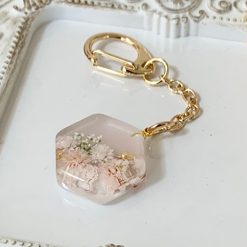 キーホルダー ドライフラワー くすみピンク系 六角形 レジン その他