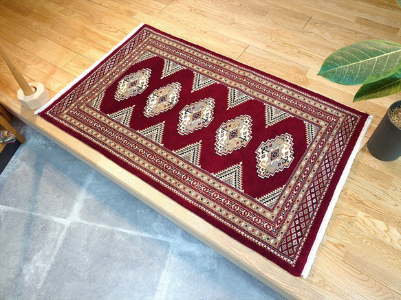 パキスタン絨毯 ハイクオリティ 玄関サイズ大 ソファー前 126x76cm