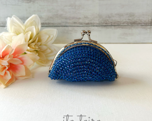 手のひらサイズのがま口コインケース（ブルー） がま口財布 ビーズ