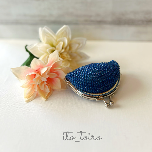 手のひらサイズのがま口コインケース（ブルー） がま口財布 ビーズ