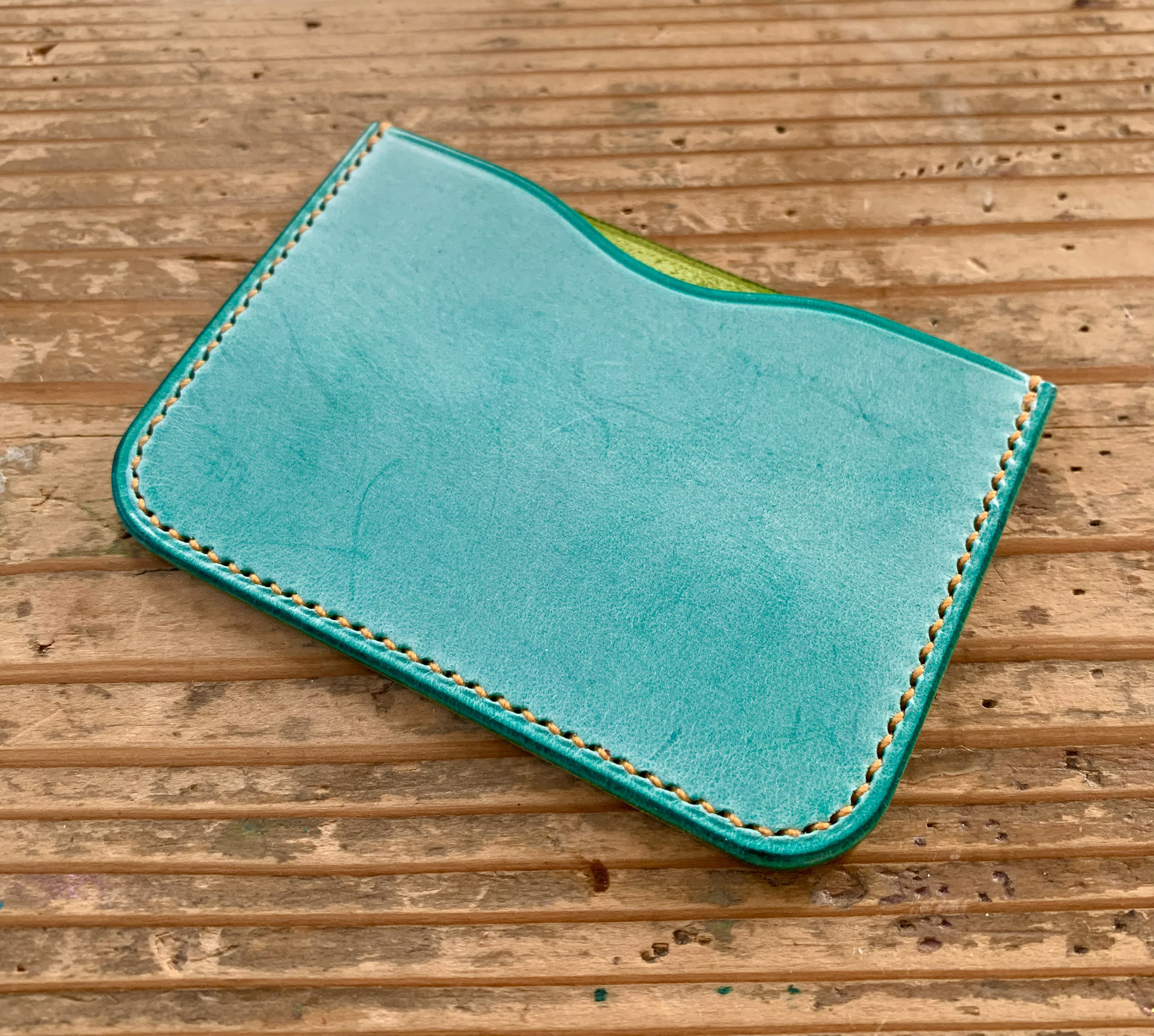 手縫いで創った革のシンプルパスケース『Macaron - Ramune - Topolino 445』