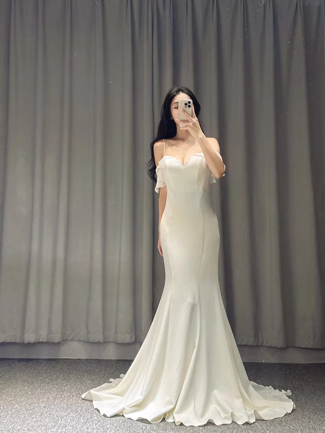 高品質！高級サテン　ラッフルフリル キャミソール マーメイドドレス　ｖネック　エレガントなシルエット　オーダー可能結婚式