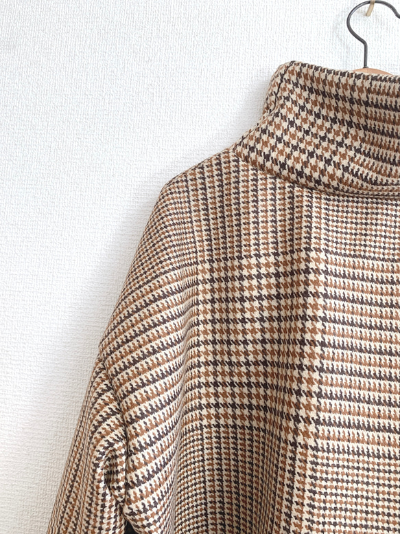 ラージグレンチェックウールのオフタートルプルオーバー/オレンジブラウン 6枚目の画像