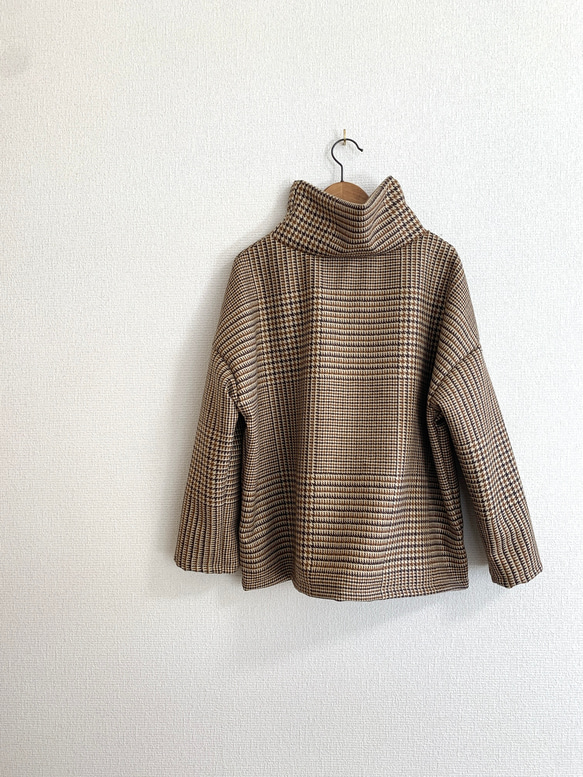 ラージグレンチェックウールのオフタートルプルオーバー/オレンジブラウン 10枚目の画像