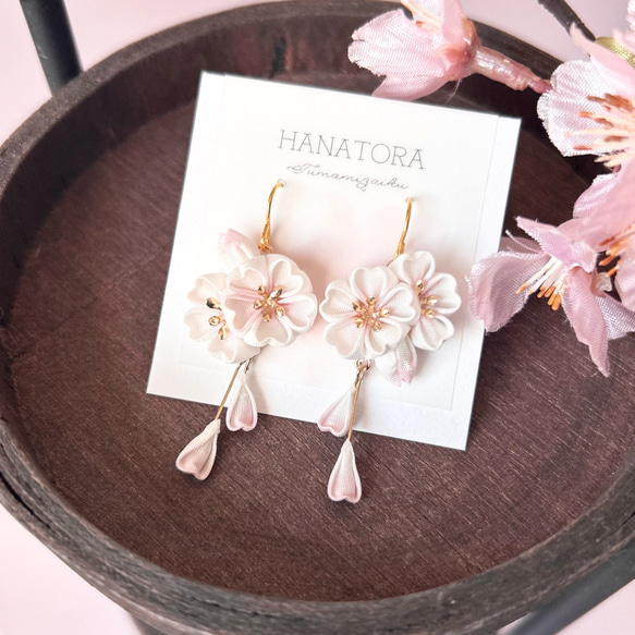 ピアス　赤　ピンク　春　花見　大人　デート　推し活　ドレス　パール　ビーズ　清楚 ピアス ピンク 桜 つまみ細工 ゴールド 着物 浴衣 卒業式 ママ着物