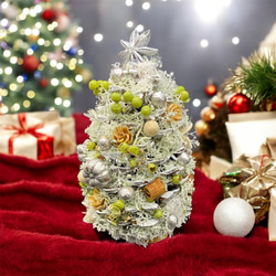省スペースで飾れる大王松のクリスマスツリー 木の実＆ゴールドライン