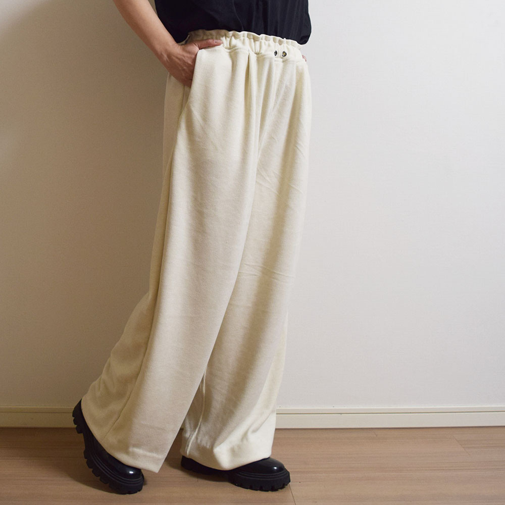 ストレスフリー☆きれいな落ち感シルエット☆リラックスストレッチニットワイドパンツ☆オフホワイト
