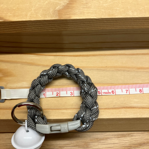 126・紛失防止に自転車鍵用パラコードミニミニブレスレット型