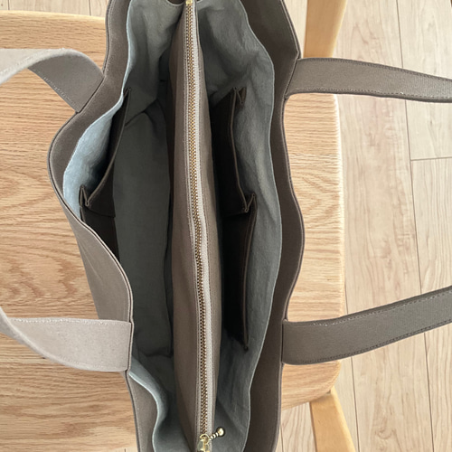 倉敷帆布仕切りファスナートートバッグ(A4対応) トートバッグ mitsuka