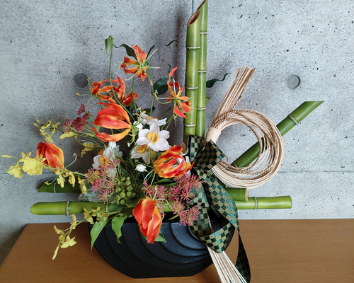 お正月アレンジ　No.8 お正月アレンジ花 しめ縄・しめ飾り en 通販 18657087｜Creema(クリーマ)