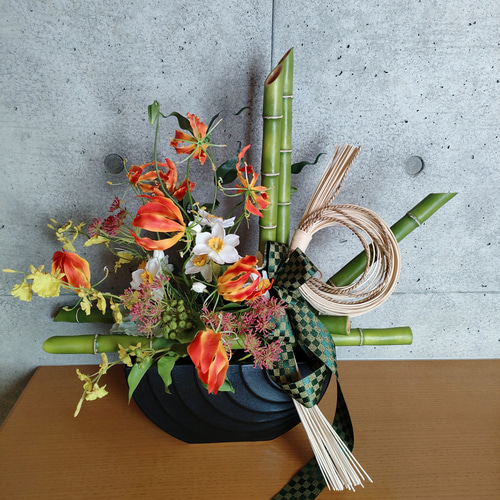 お正月アレンジ花 しめ縄・しめ飾り en 通販 18657087｜Creema(クリーマ)