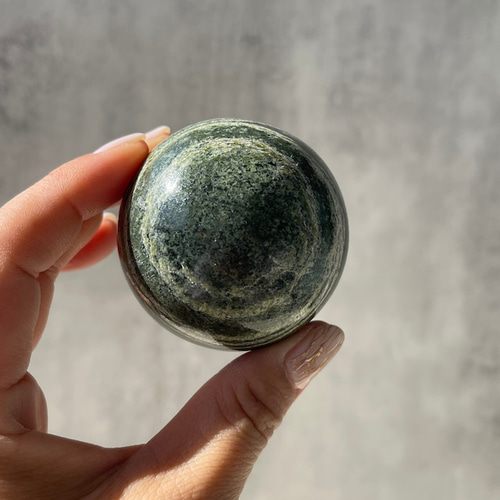 Green zebra jasper】（グリーンゼブラジャスパー）スフィア｜丸