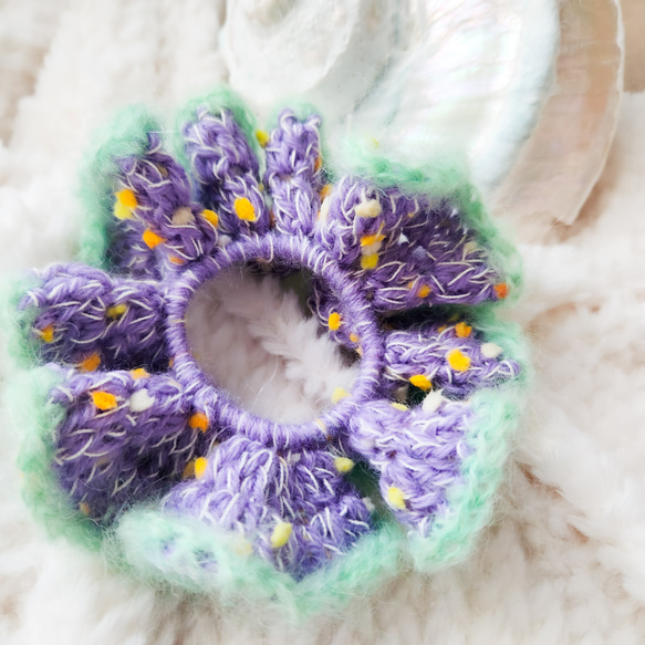 ハンドメイド お花 シュシュ ヘアゴム フラワー ビーズ パープル