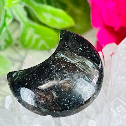 最強の守護石✿　ヌーマイト フェアリークィーン ハート　穴あきパーツ　原石 最強の守護石✿ ヌーマイト フェアリークィーン ハート 穴あき