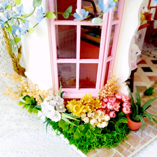 アイスクリームショップ』ミニチュアドールハウスの完成品です その他