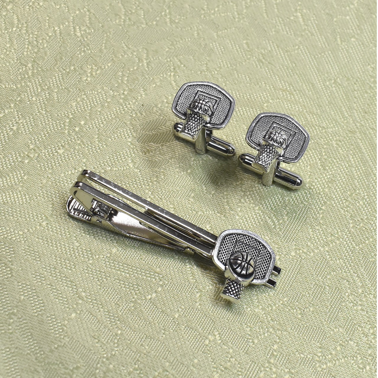 送料無料☆ バスケットゴール カフスボタン＆ネクタイピン セット　シルバー色