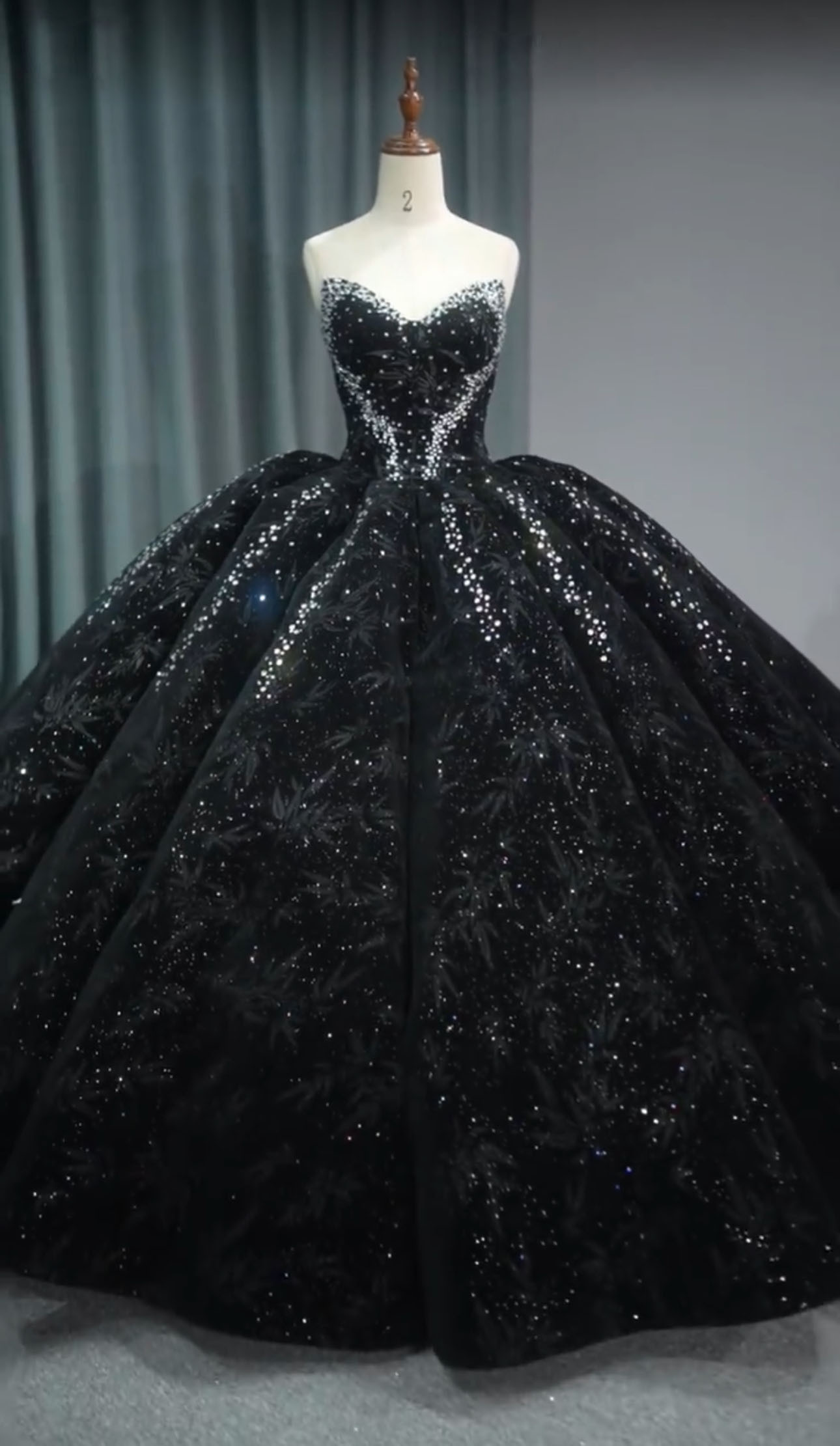 限定x輝きな光彩を放つ！ブラック　プリンセスライン　目立つ　かっこいいドレス　買わないと損　ビスチェプリンセス　オリジナ