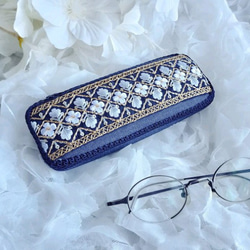 メガネケース*手刺繍*たんぽぽ | iichi 日々の暮らしを心地よく