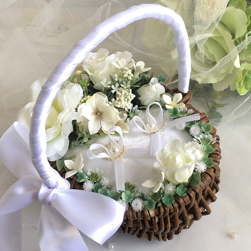 ホワイトローズ♡バラ♡グリーンナチュラル♡リングボーイ