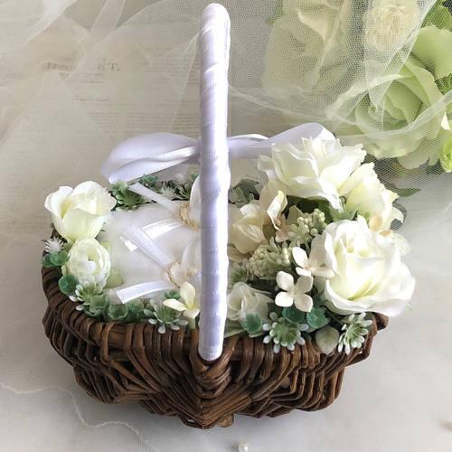 ホワイトローズ♡バラ♡グリーンナチュラル♡リングボーイ