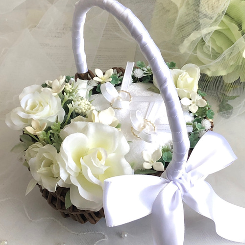 ホワイトローズ♡バラ♡グリーンナチュラル♡リングボーイ