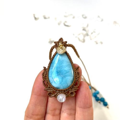 とびきりブルー！大粒ラリマーの天然石マクラメ編みネックレス