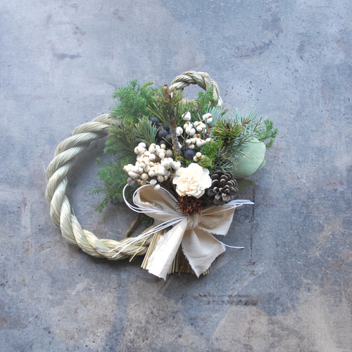 30日まで発送】生の松と針葉樹のシンプルしめ縄飾り~本物の松と針葉樹