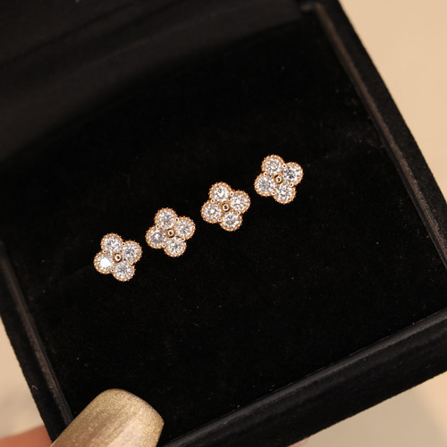 ダイヤモンドピアス k18 新品 ピアス（その他） Aurora Jewelry