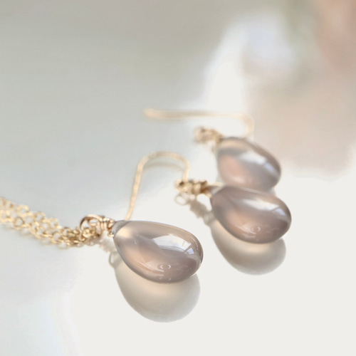 艶やかなとろみ感がたまらないこなれグレージュの14kgfブラジル産