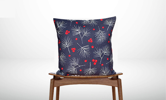 森林抱枕 冬季紅堅果圖案 - 檜木香 - 第1張的照片
