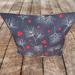 森林抱枕 冬季紅堅果圖案 - 檜木香 - 第7張的照片