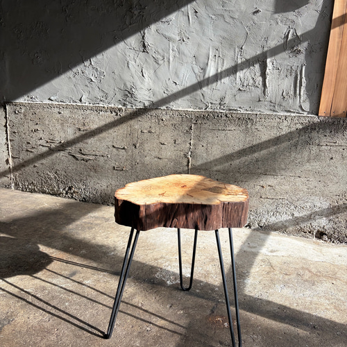 送料無料】楓の輪切りサイドテーブル② / 一枚板 / アイアン