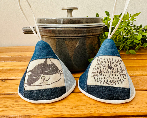 あきあき様】三角鍋つかみ刺繍ミトンストウブstaub 【オーダー分】