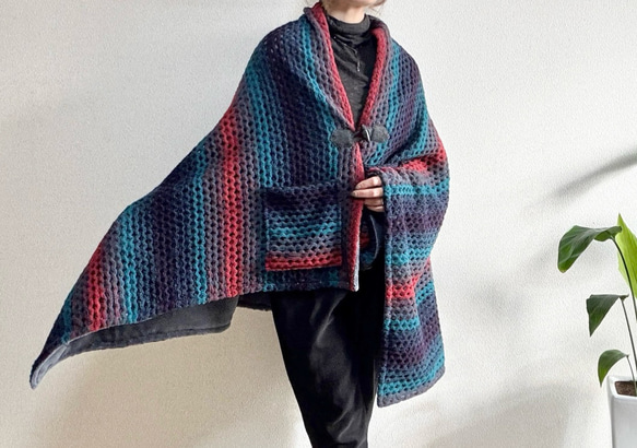 イタリー製 ぽこぽこニットの極暖ストールポンチョ（レッド×ネイビー