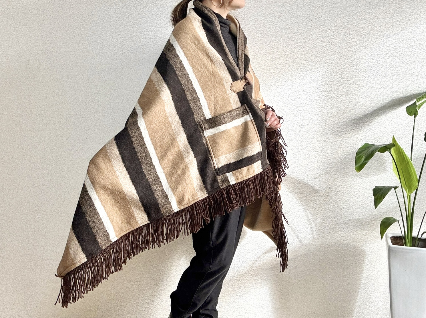 イタリー製 SALE 大人ベージュの極暖ストールポンチョ【即納冬服・送料無料】