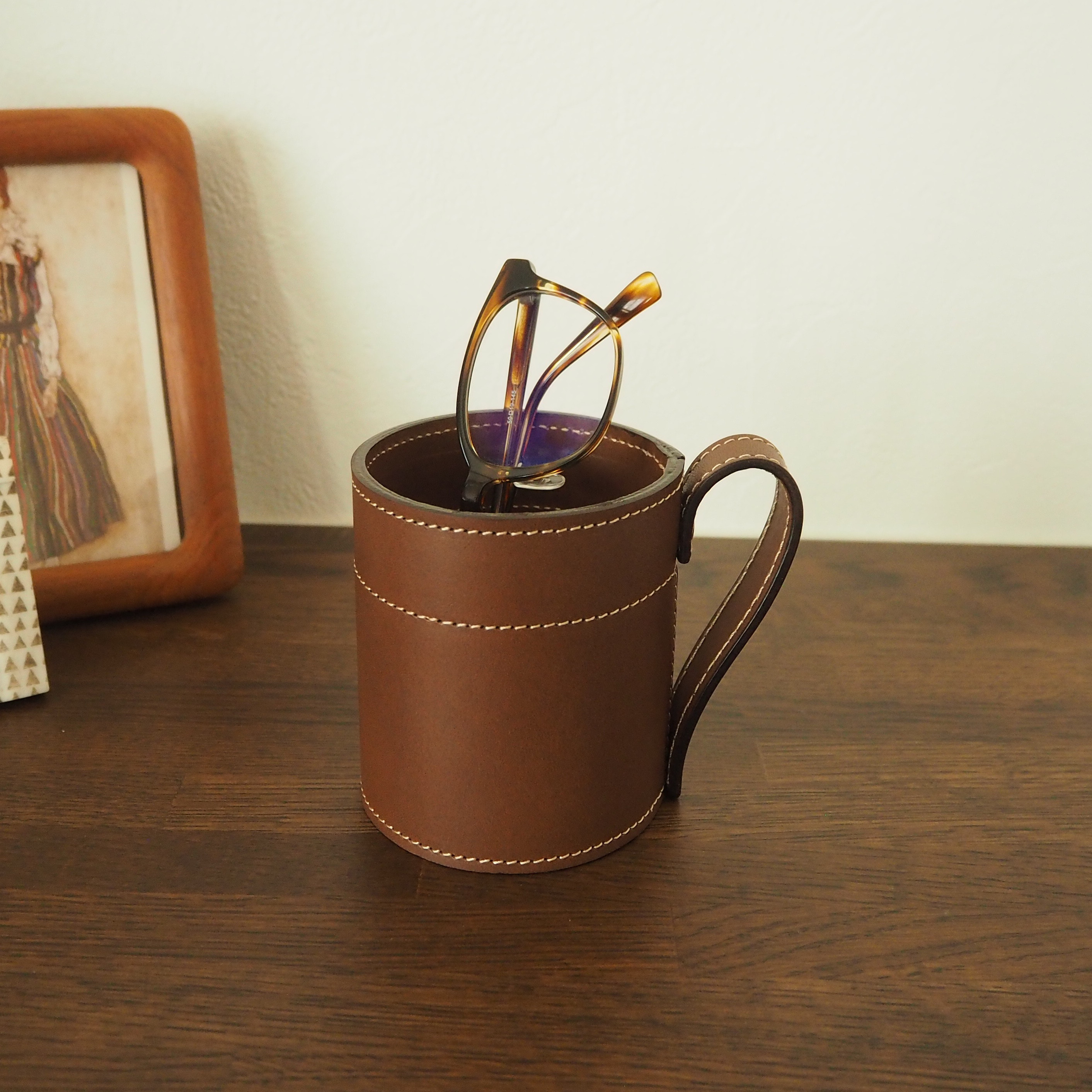 本革＊マグカップ型小物入れ・ペン立て（焦茶） その他インテリア雑貨