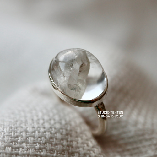 氷山が宿るquartz]ring クォーツインクォーツ 指輪・リング STUDIO 