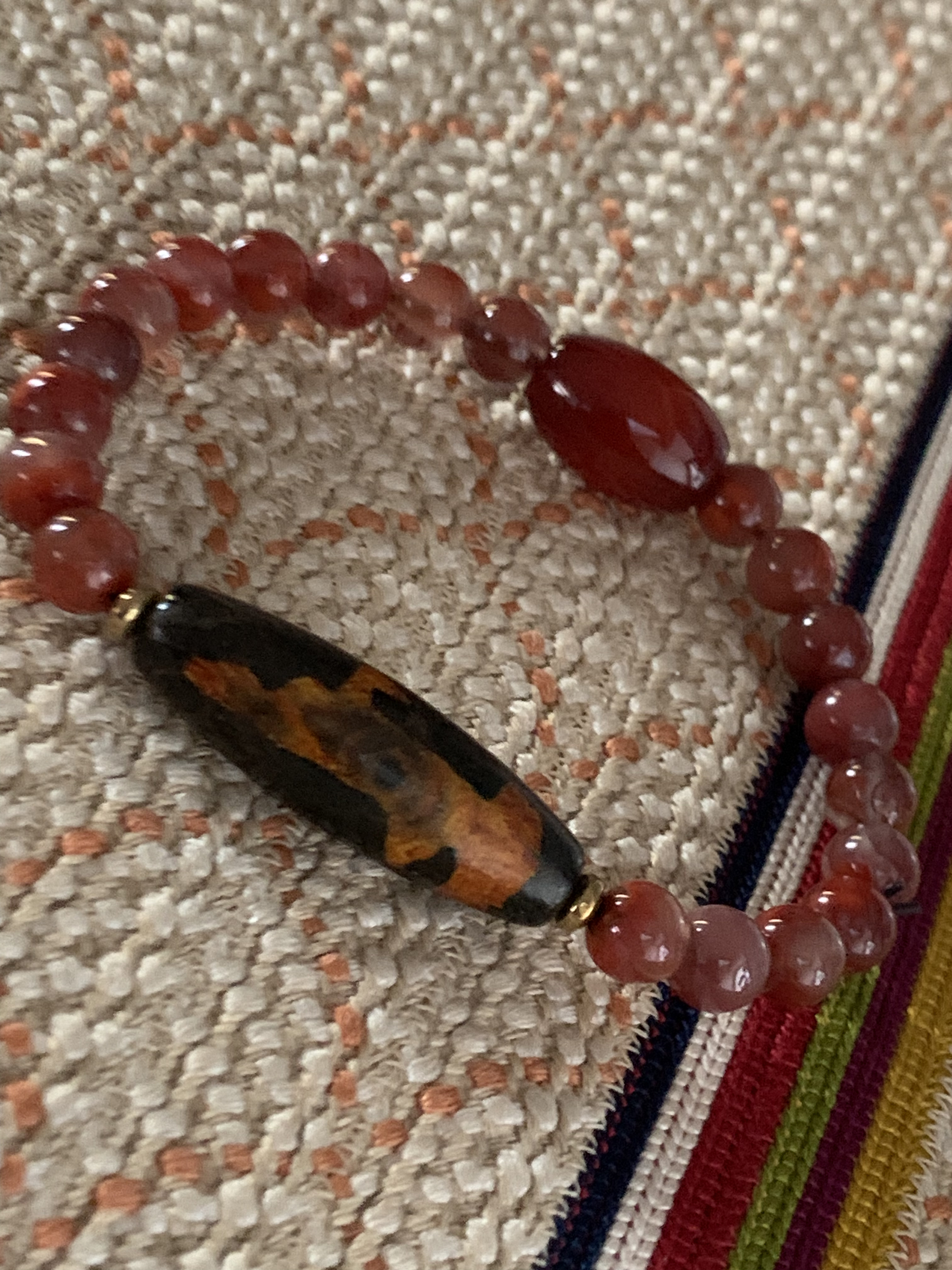 観音様の中に羊眼 双面観音天珠　南紅瑪瑙ブレスレット