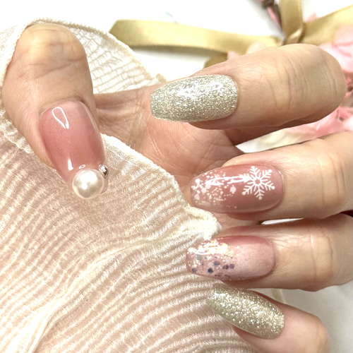 オーダーネイルチップNo.99 冬 大人キラキラ 雪の結晶 クリスマス サイズオーダー】雪の結晶ネイルチップ/冬ネイル/マグネットネイル