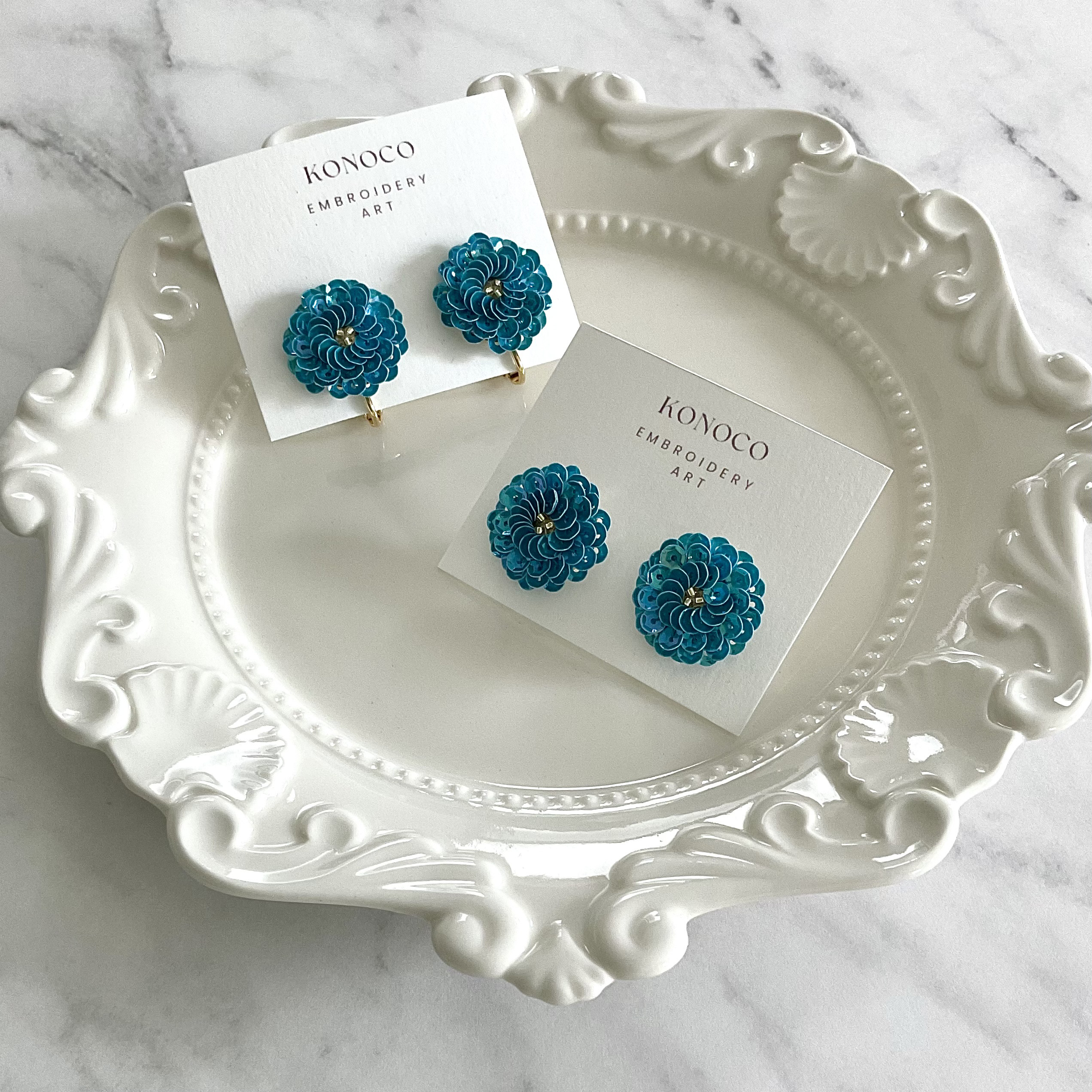 ダリアの耳飾り(ピーコックブルー)