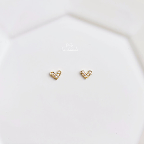 平べったいハートPearl＊イヤリング イヤリング・ノンホールピアス pq